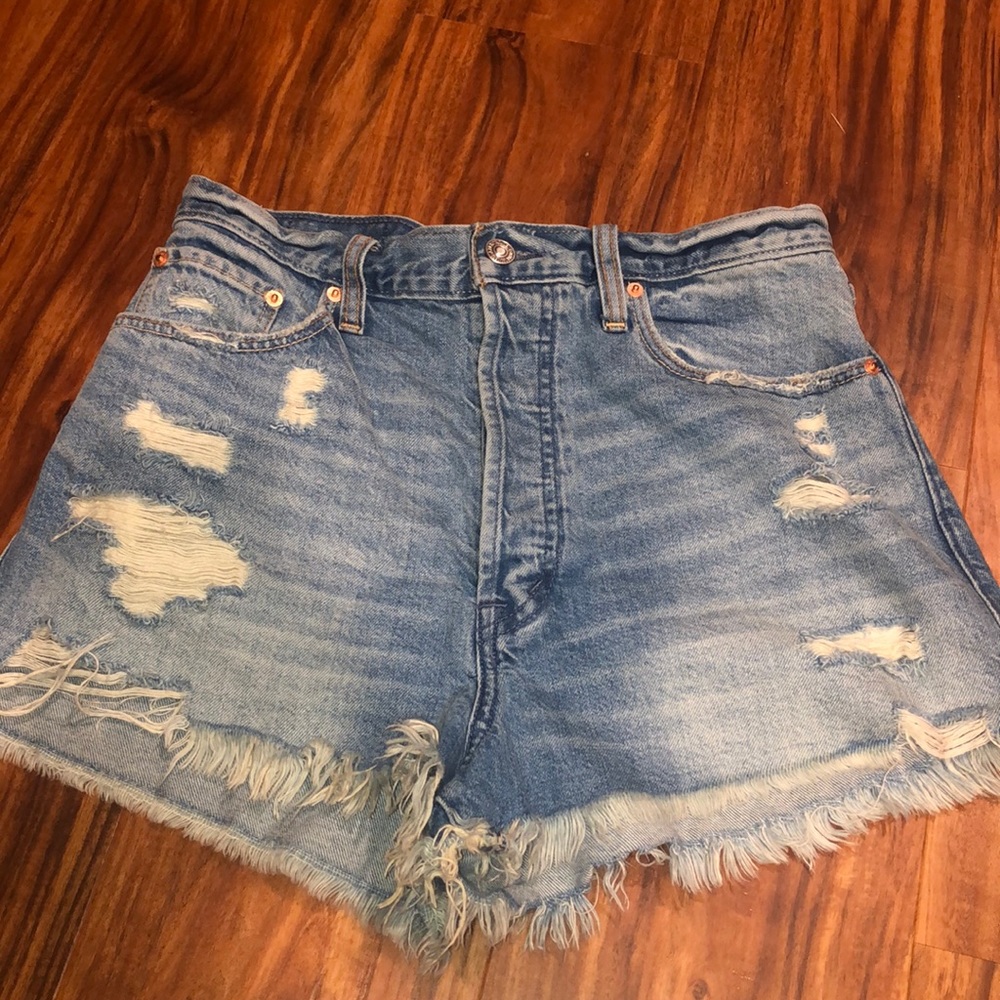 Never worn Abercrombie & Fitch size 27 shorts